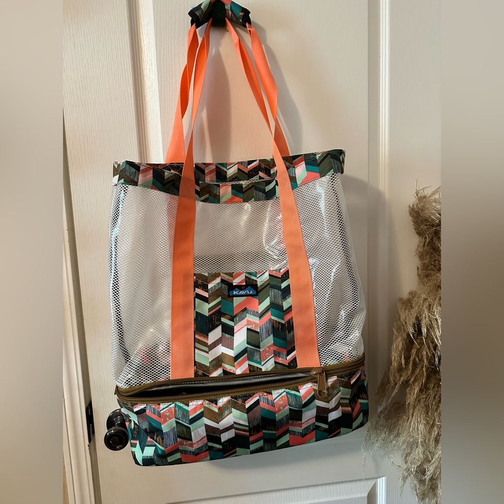 Kavu beach bag with insulated bottom cooler